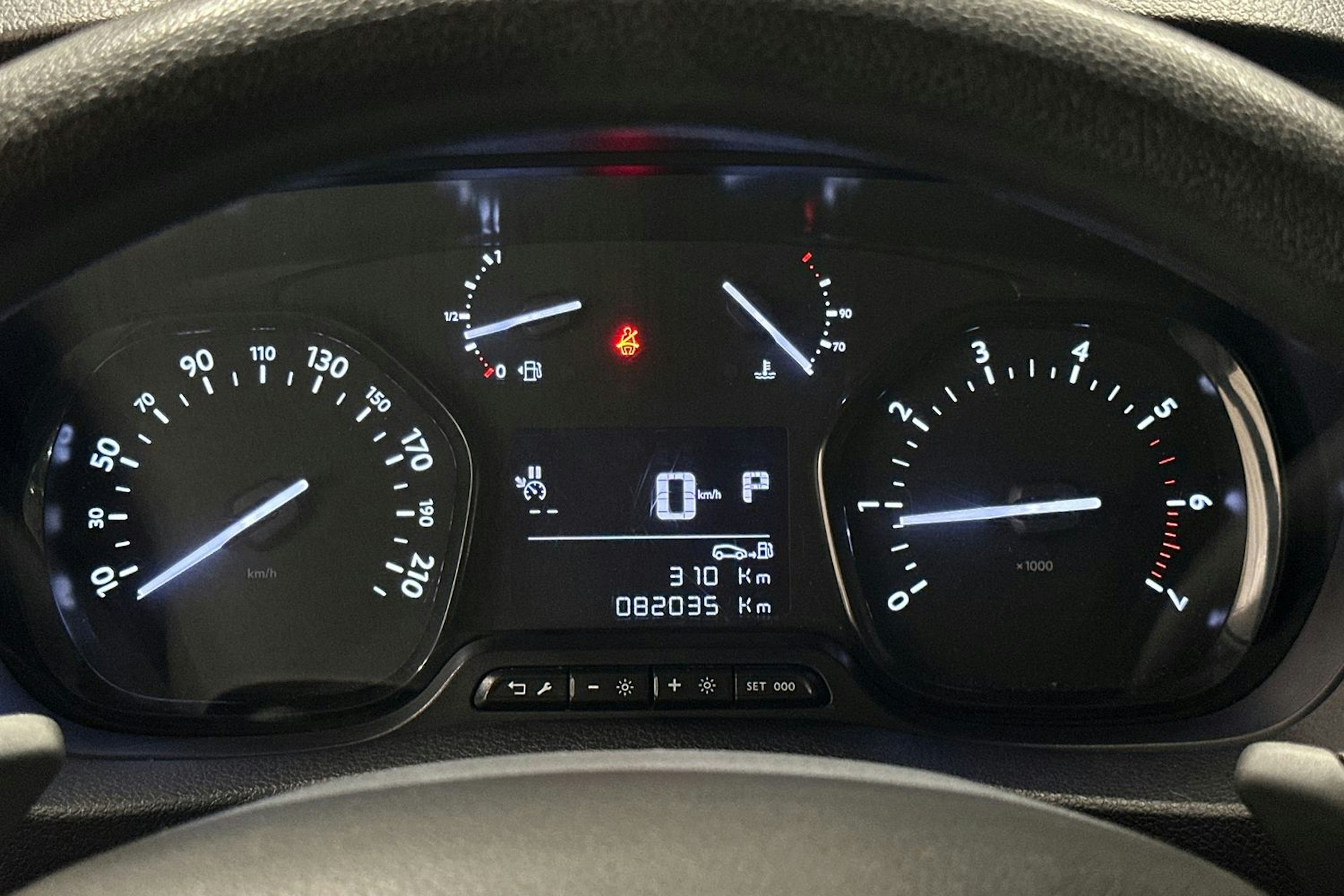 musta Toyota Proace 2020 kuva 15.