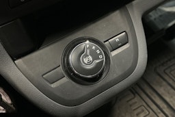 musta Toyota Proace 2020 kuva 18.