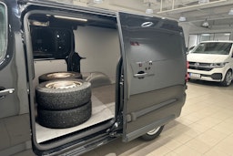 musta Toyota Proace 2020 kuva 23.