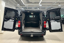 musta Toyota Proace 2020 kuva 26.