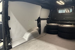 musta Toyota Proace 2020 kuva 28.