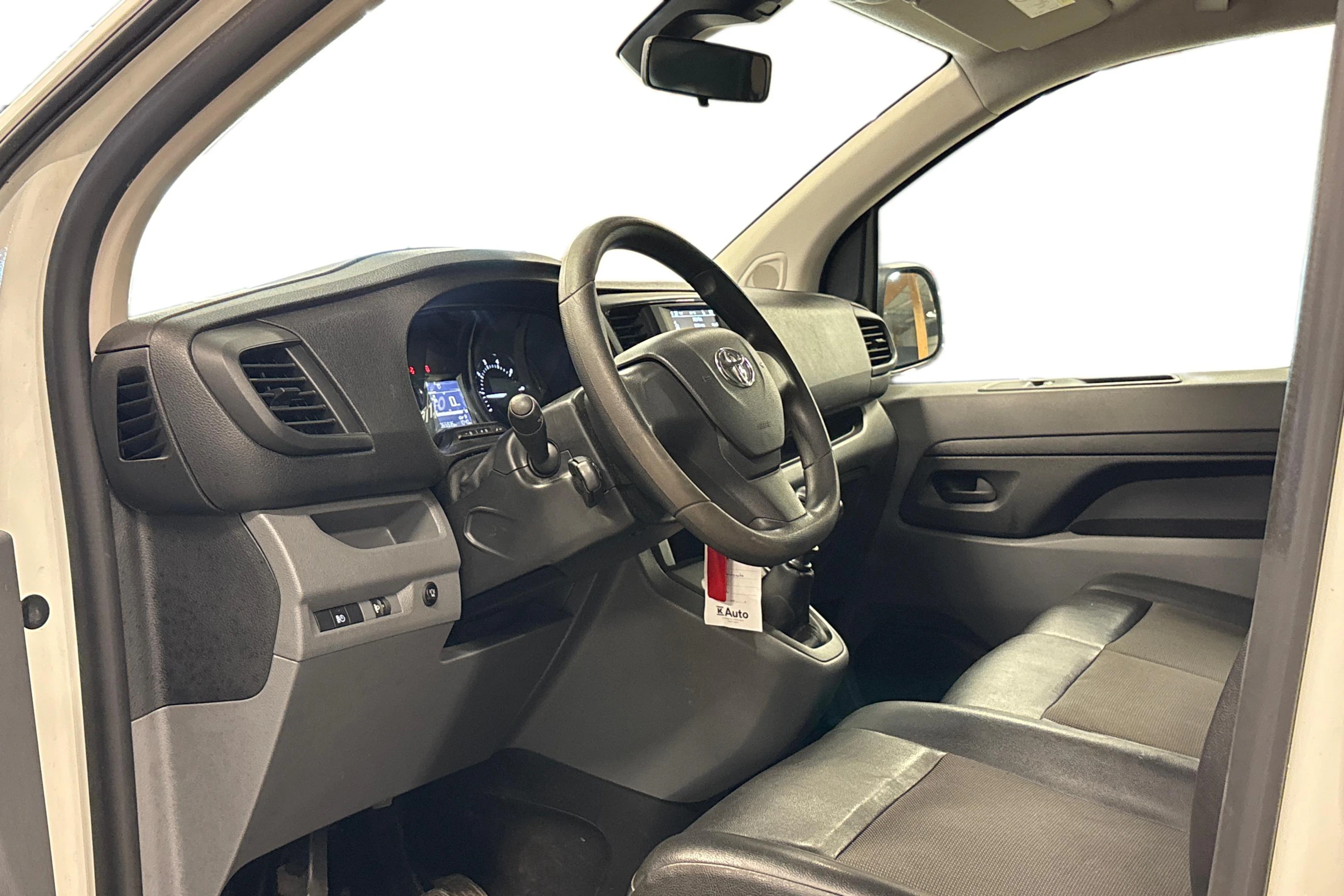 valkoinen Toyota Proace 2021 kuva 3.
