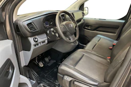 harmaa Toyota Proace 2021 kuva 8.
