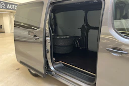 harmaa Toyota Proace 2021 kuva 13.
