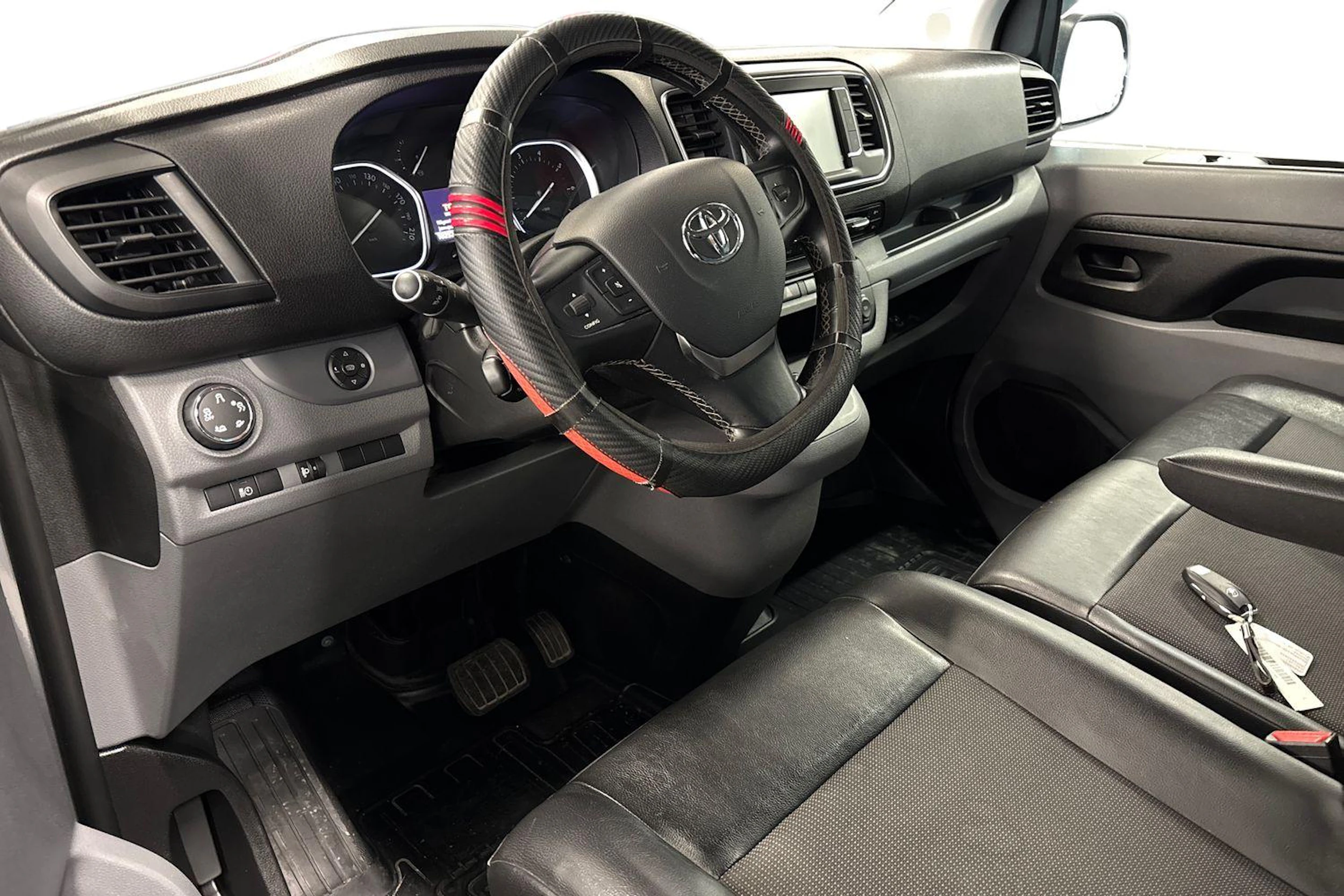 hopea Toyota Proace 2021 kuva 3.