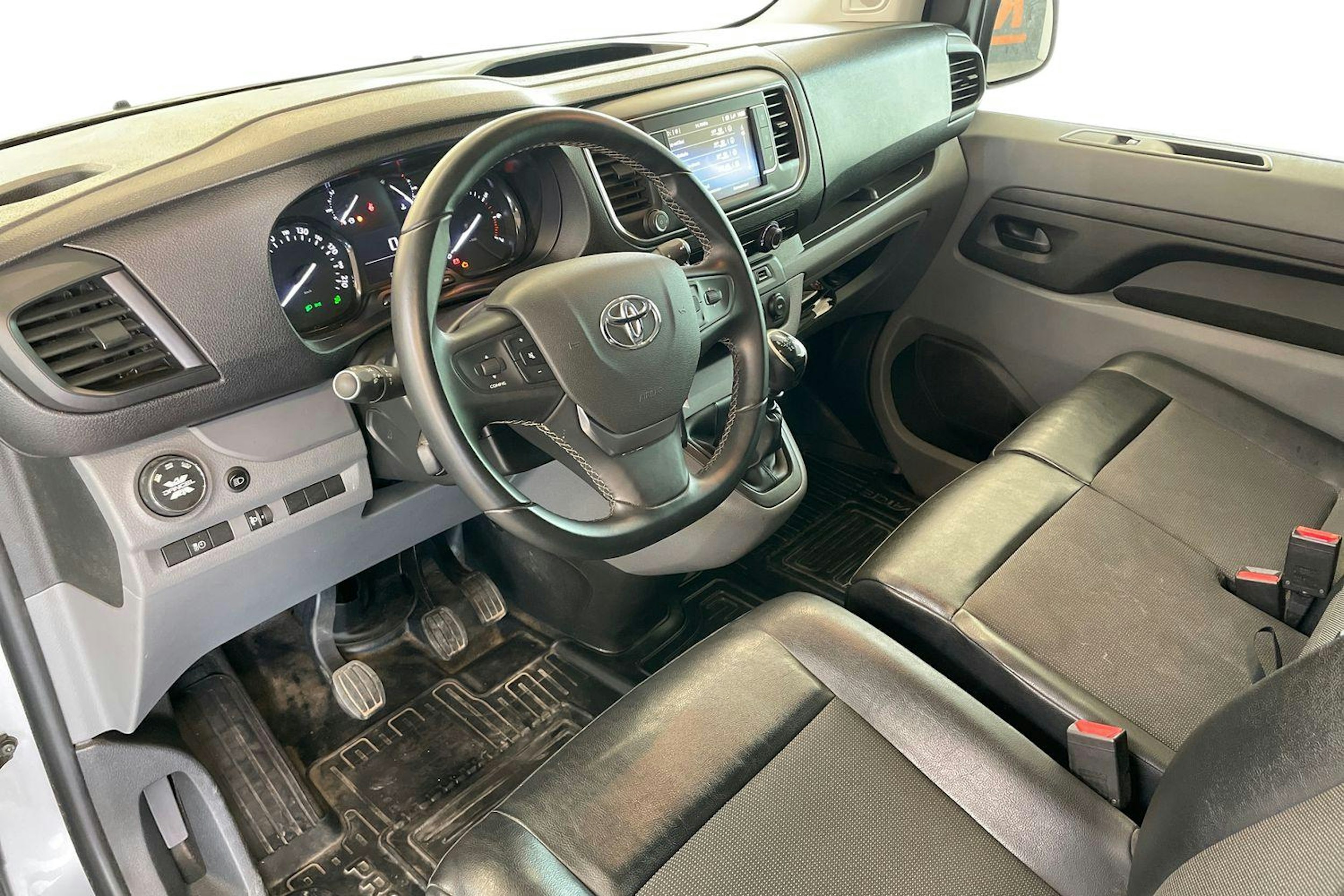 hopea Toyota Proace 2022 kuva 6.