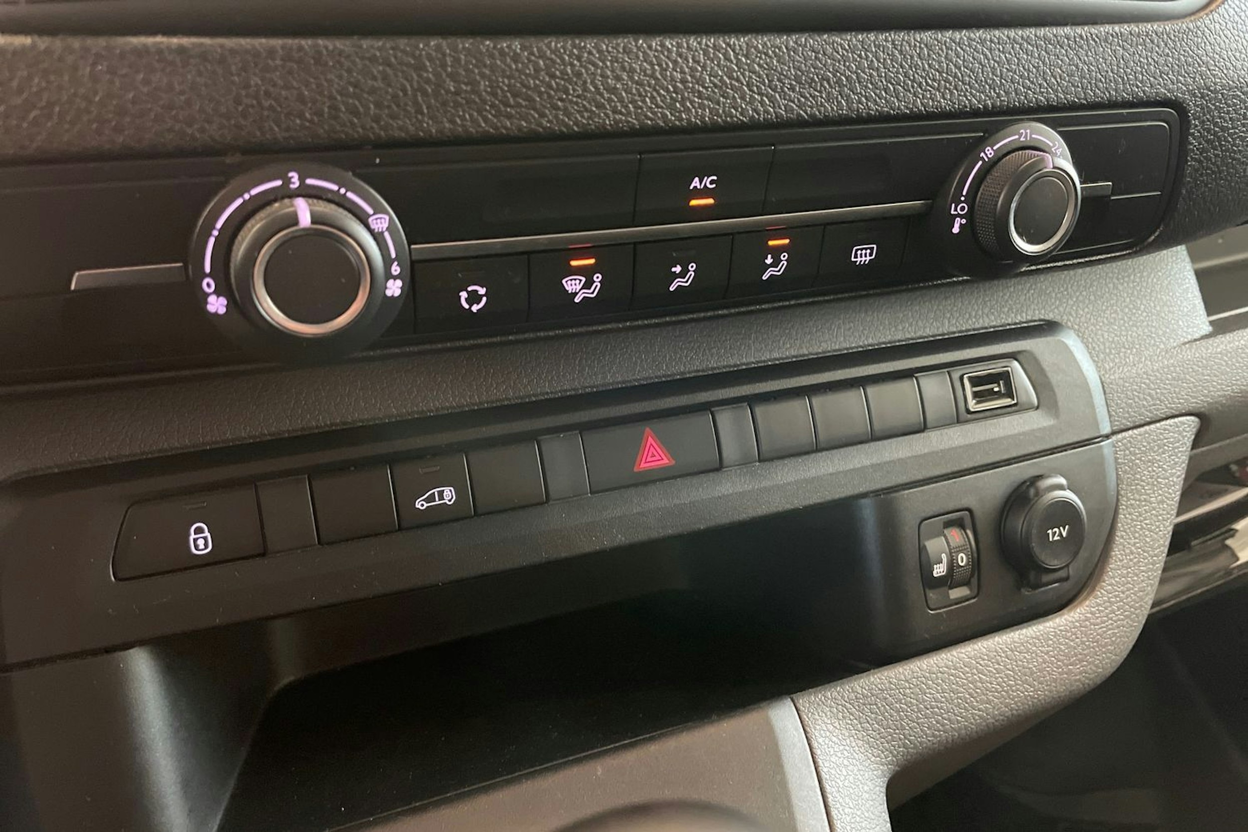 hopea Toyota Proace 2022 kuva 13.