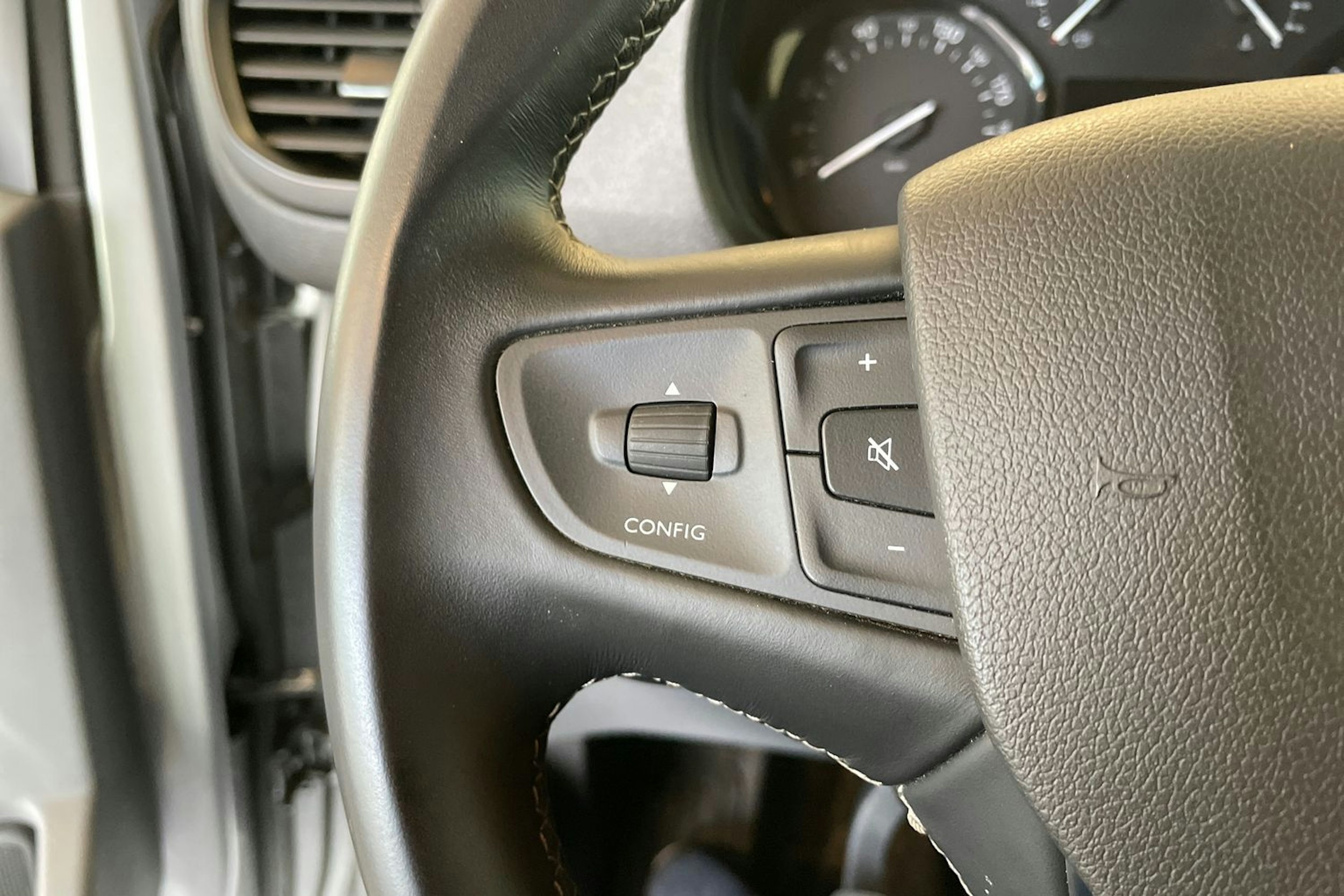 hopea Toyota Proace 2022 kuva 15.