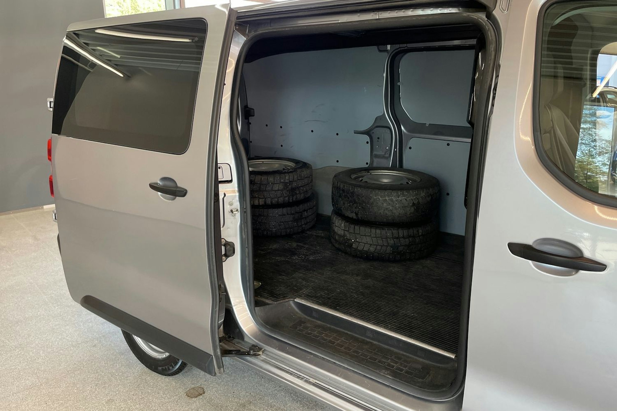 hopea Toyota Proace 2022 kuva 19.