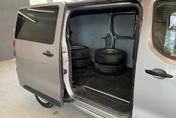 hopea Toyota Proace 2022 kuva 19.