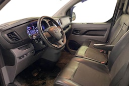 musta Toyota Proace 2022 kuva 3.