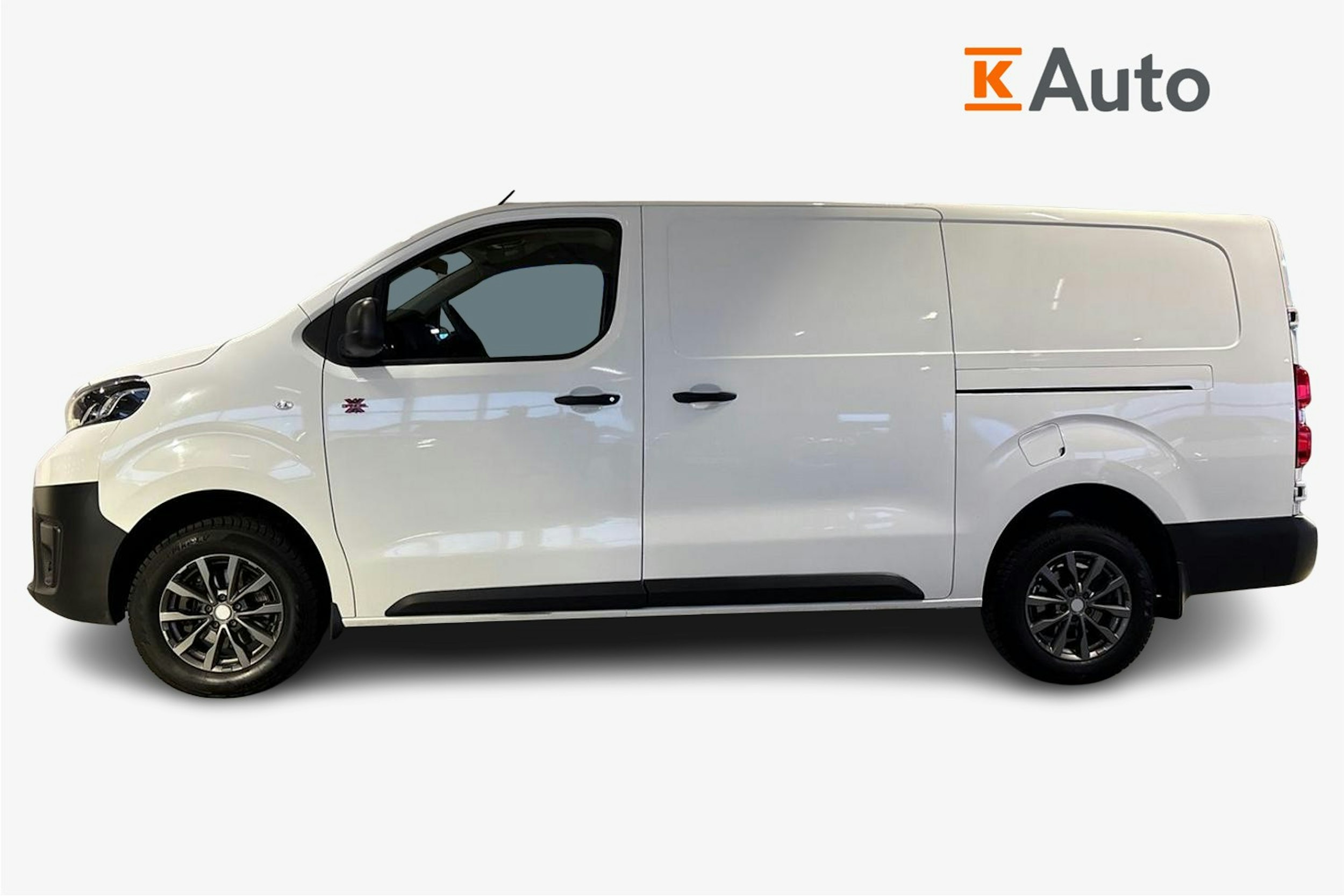 Valkoinen Toyota Proace 2022 kuva 7.
