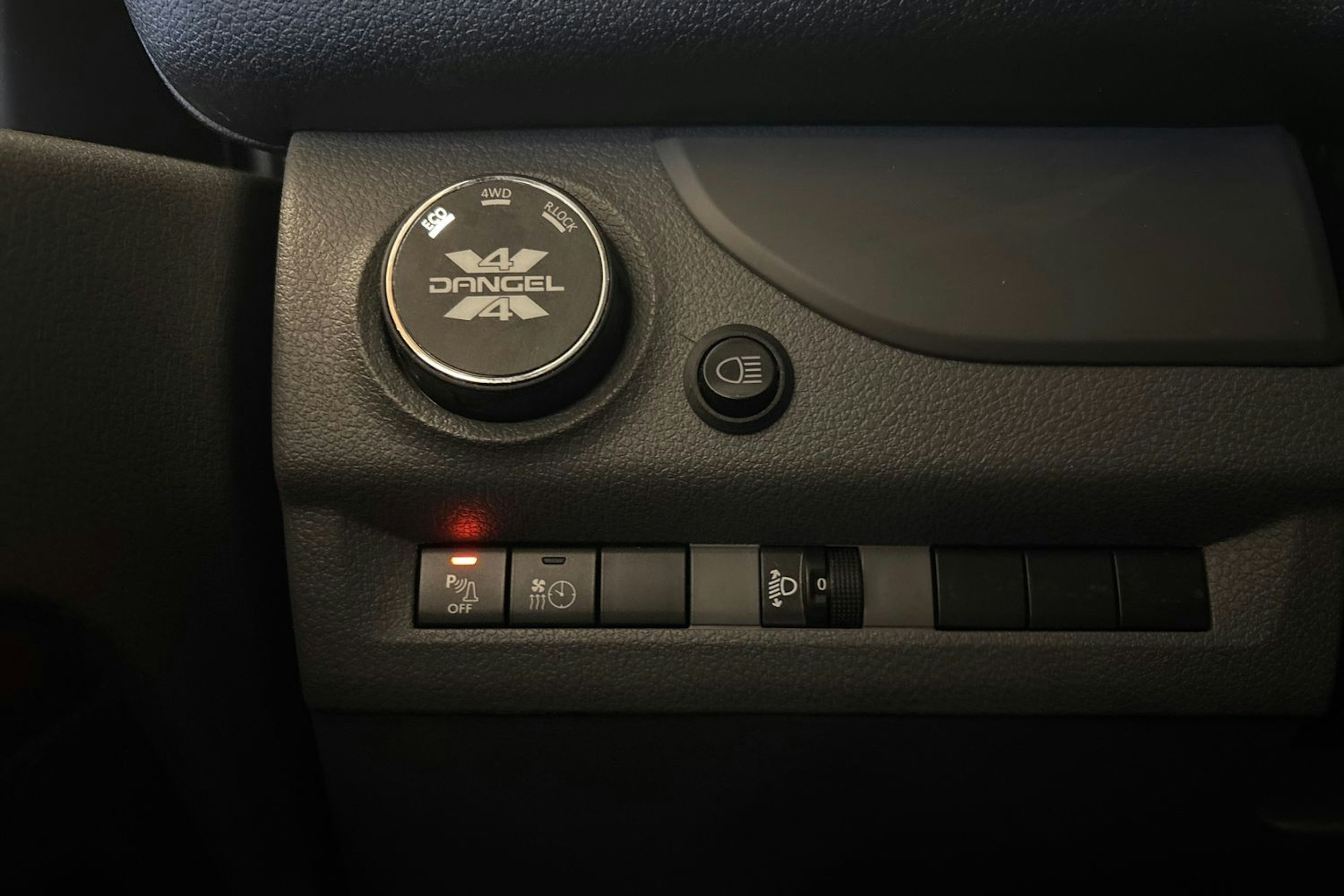 Valkoinen Toyota Proace 2022 kuva 23.