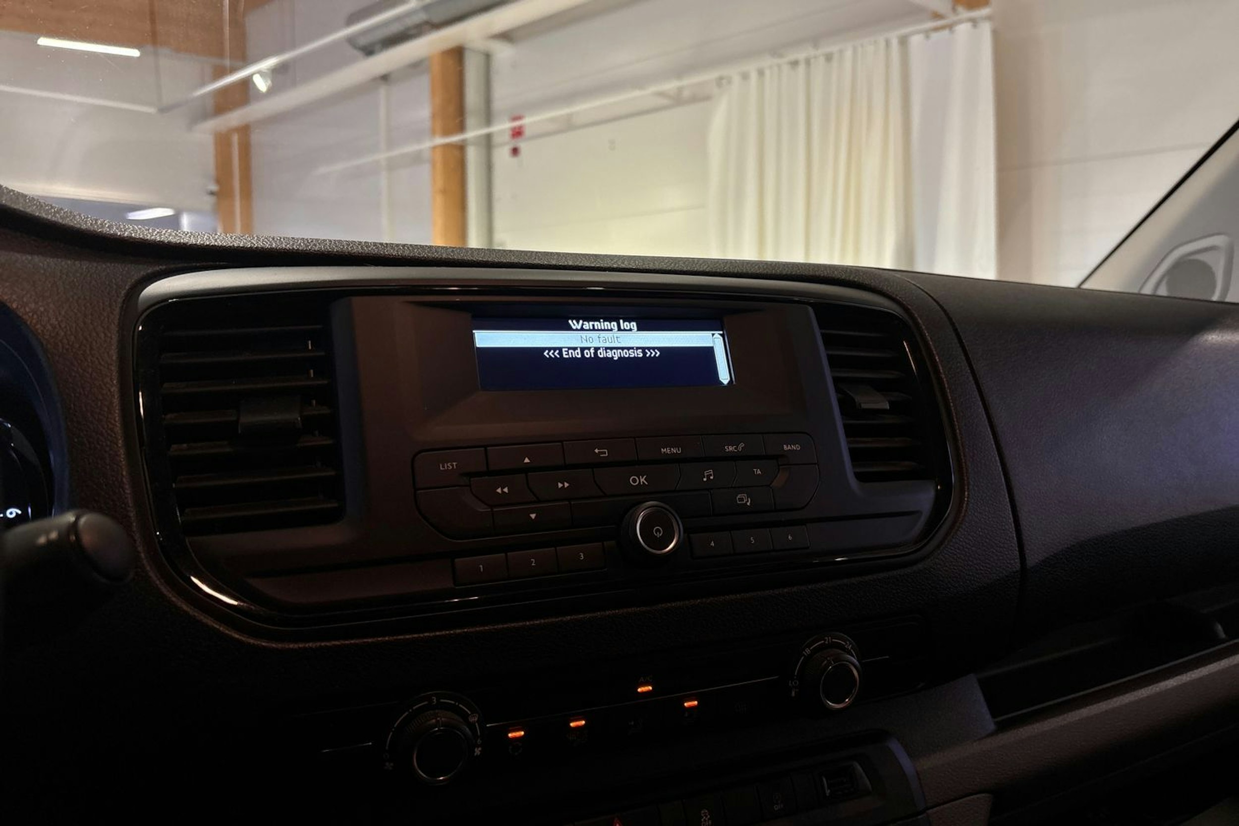 Valkoinen Toyota Proace 2022 kuva 24.