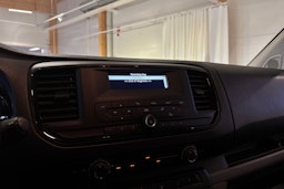 Valkoinen Toyota Proace 2022 kuva 24.