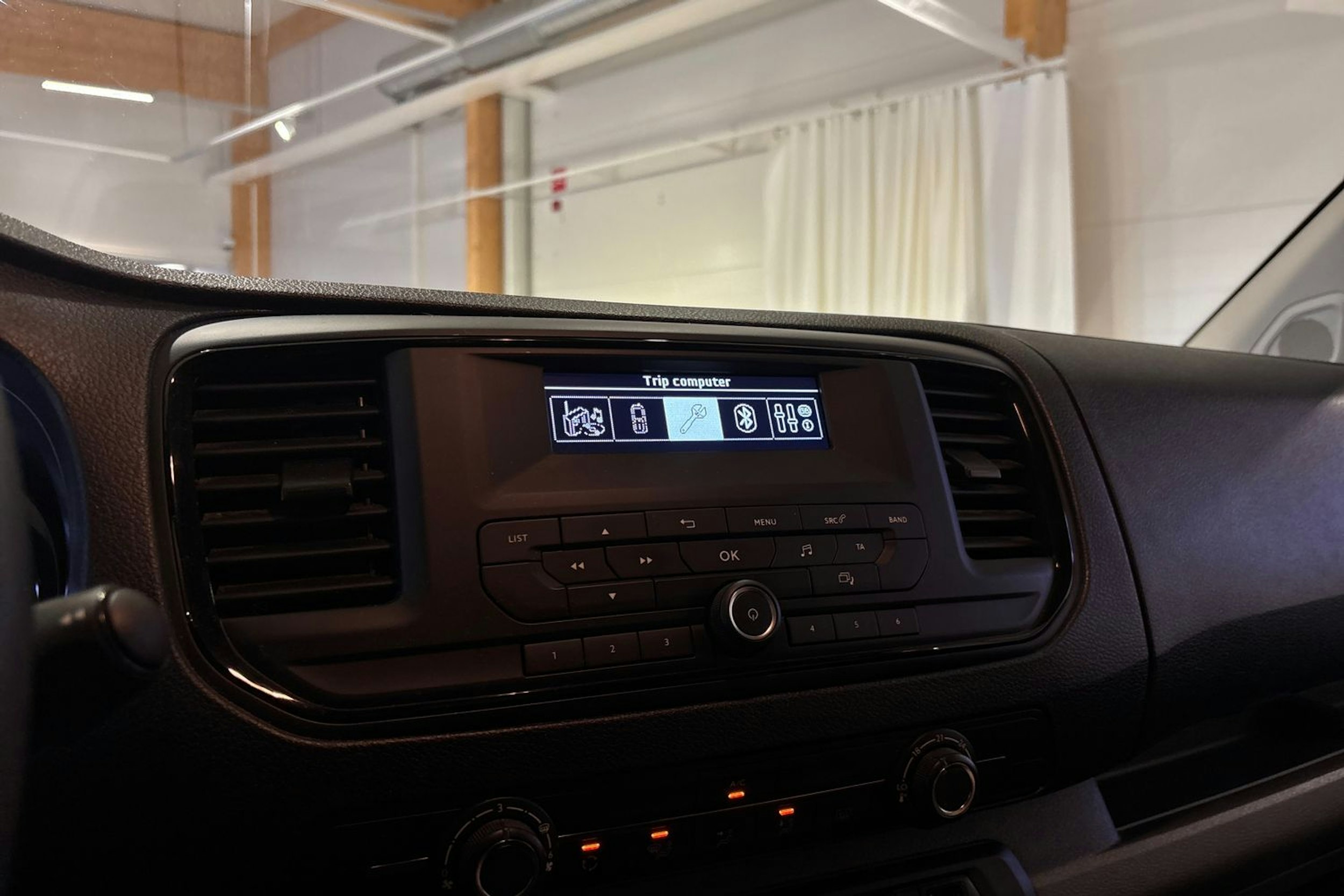 Valkoinen Toyota Proace 2022 kuva 25.