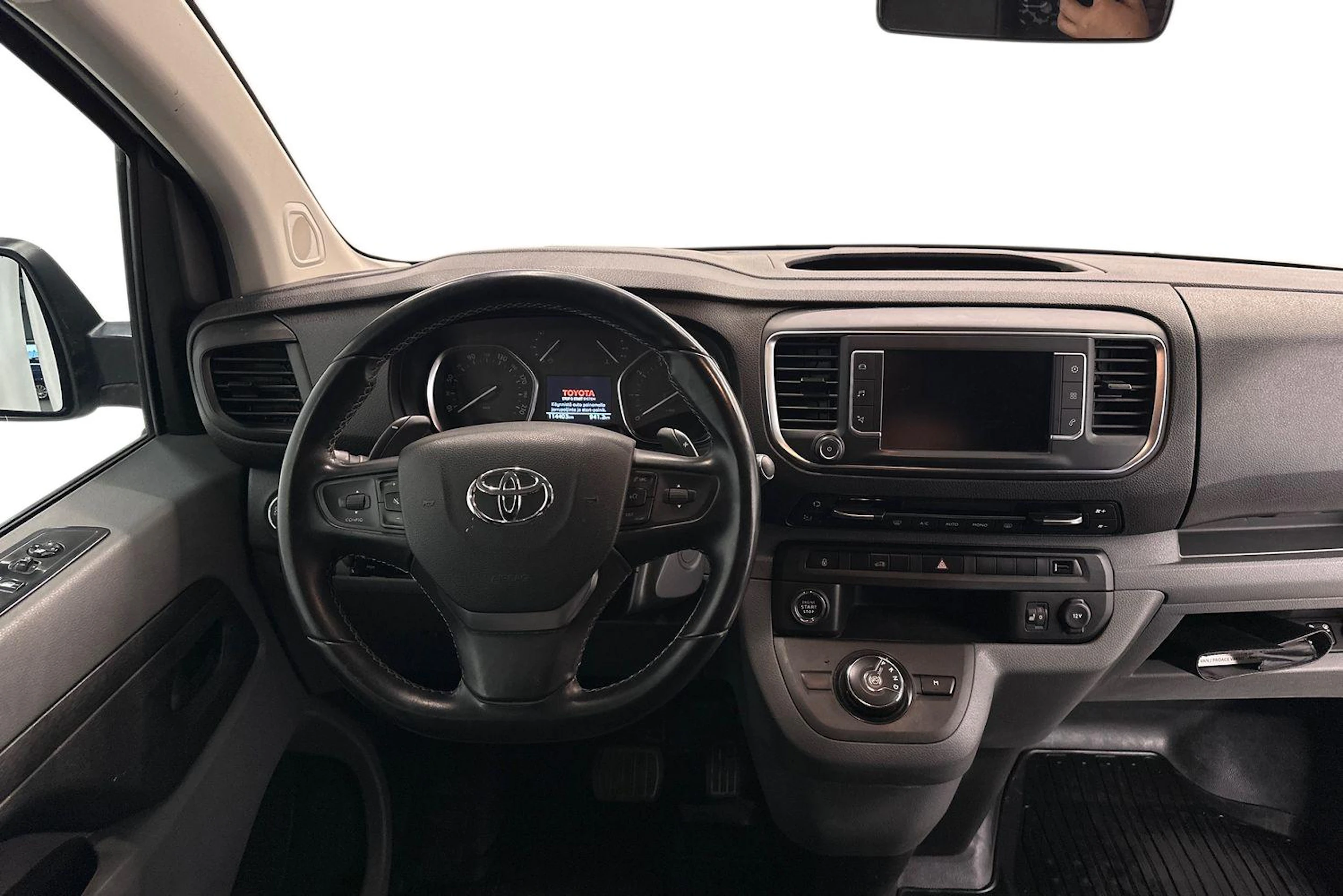 valkoinen Toyota Proace 2022 kuva 7.