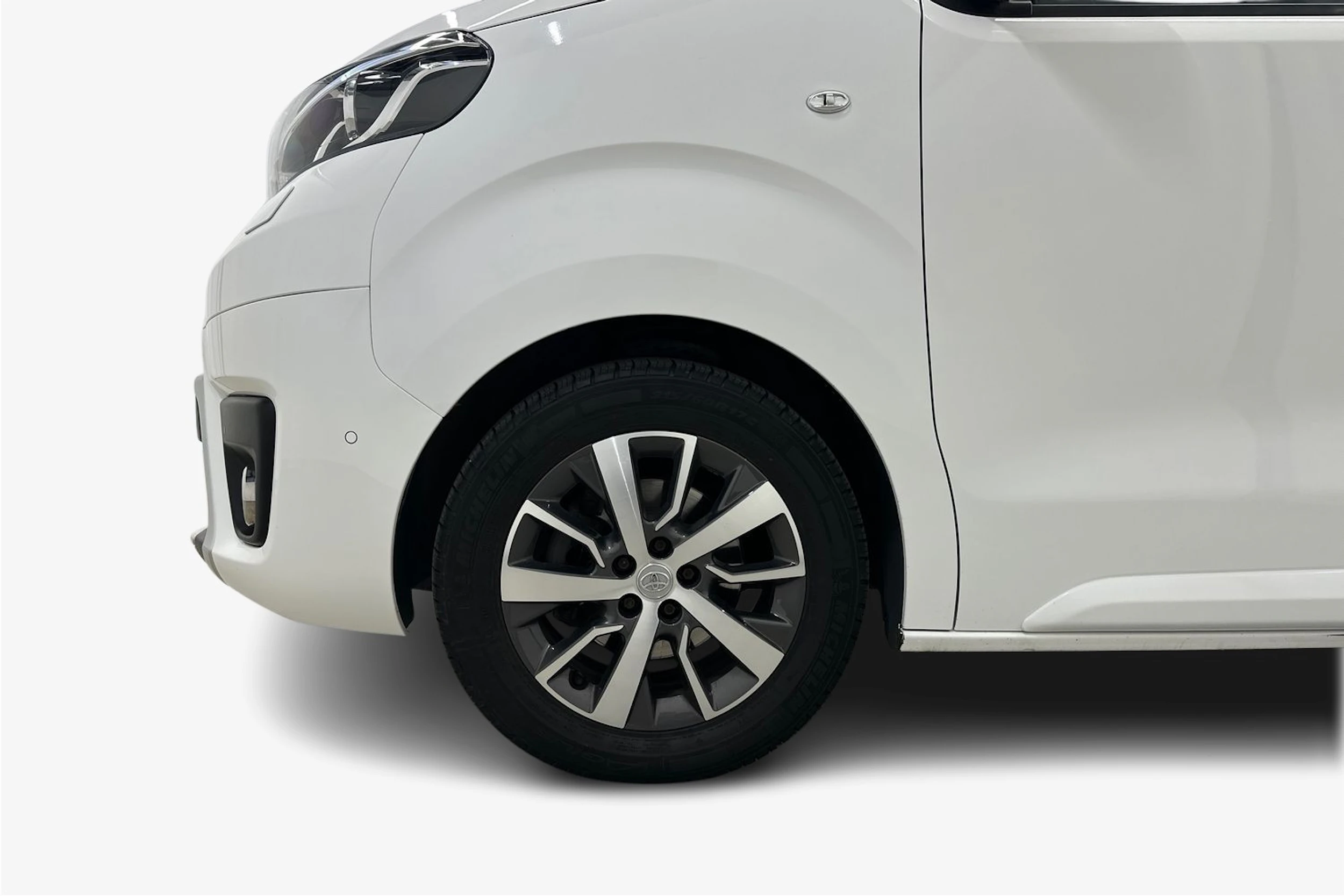 valkoinen Toyota Proace 2022 kuva 9.