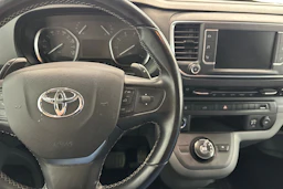 valkoinen Toyota Proace 2022 kuva 12.