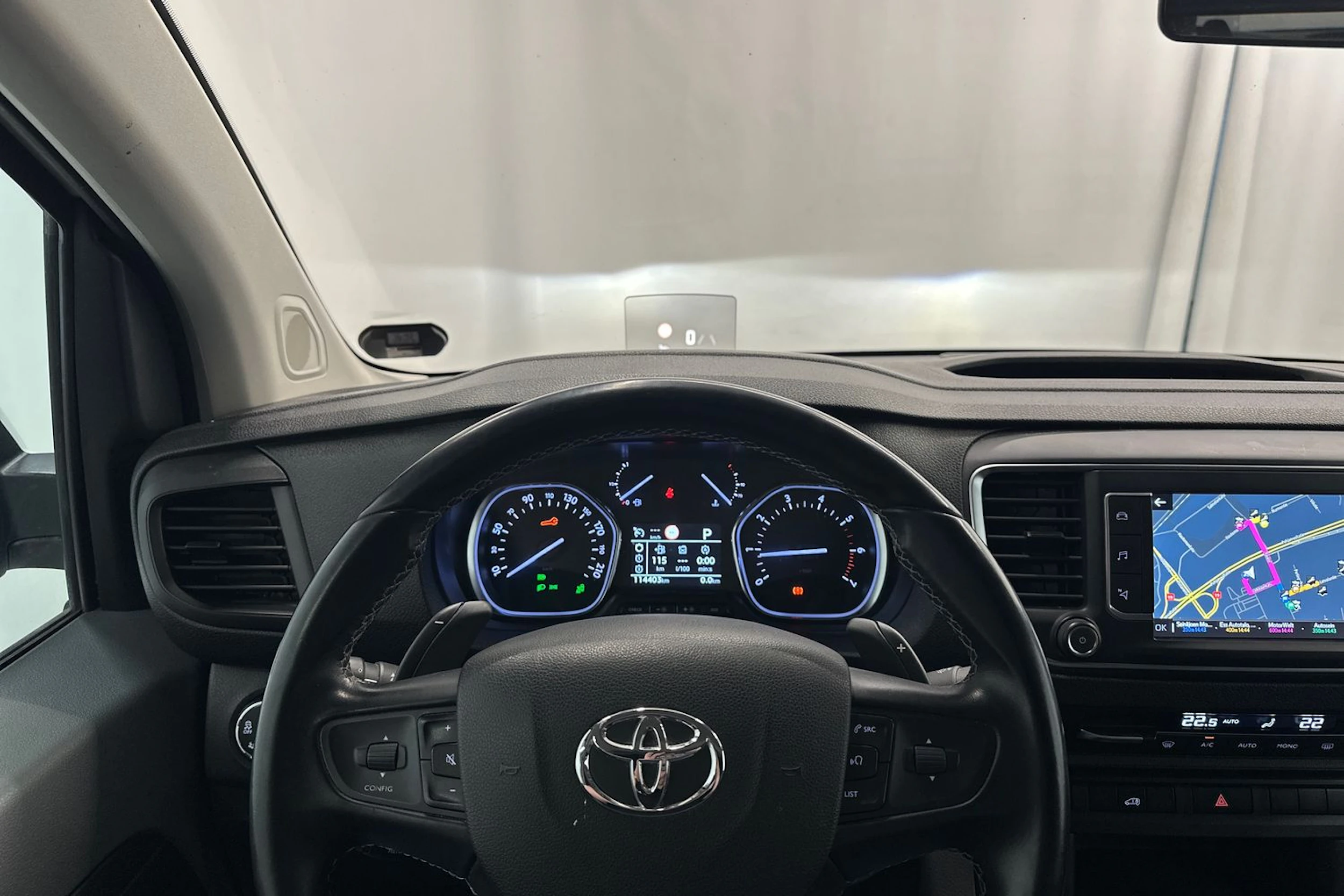 valkoinen Toyota Proace 2022 kuva 13.