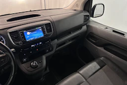 valkoinen Toyota Proace 2022 kuva 14.