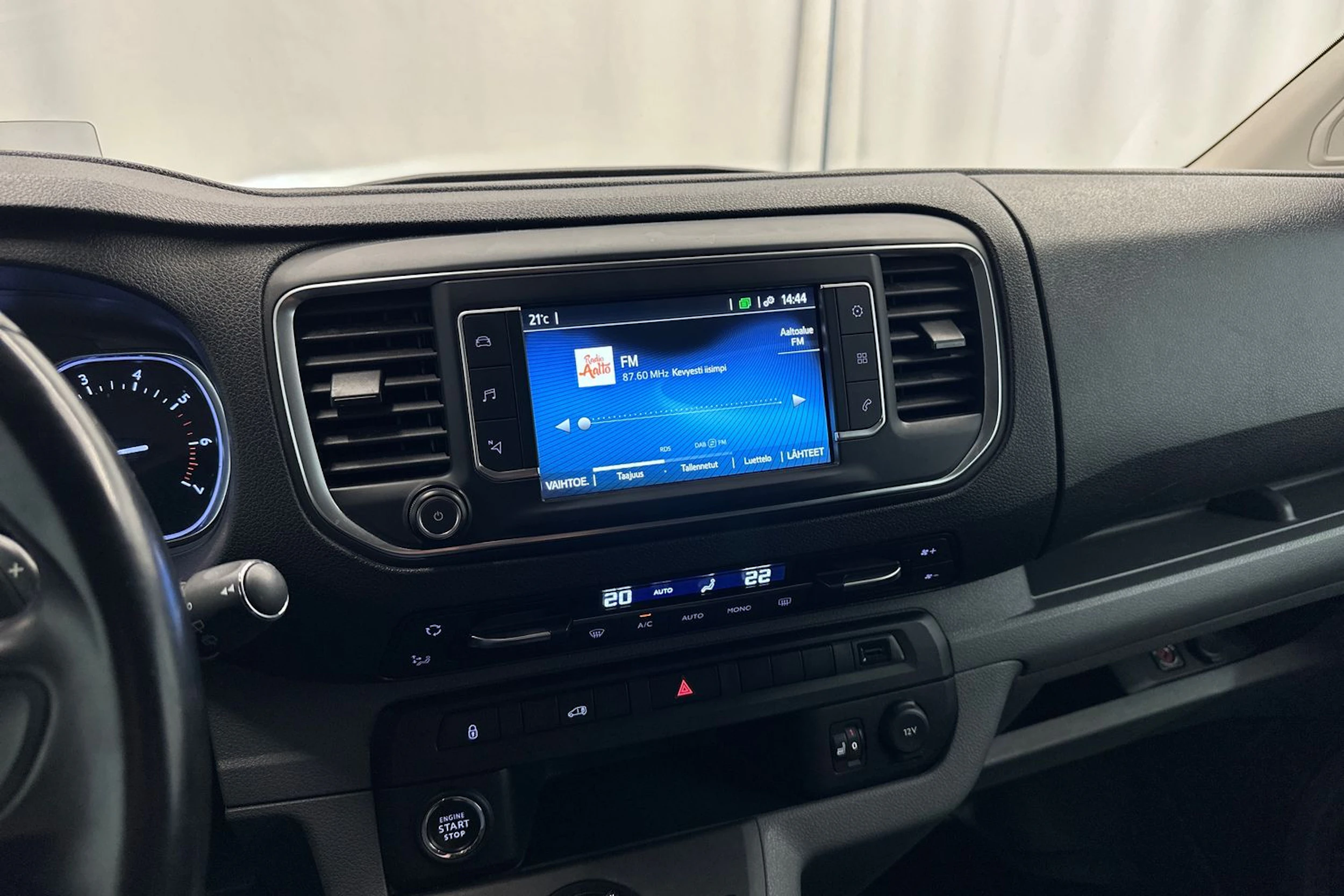 valkoinen Toyota Proace 2022 kuva 15.