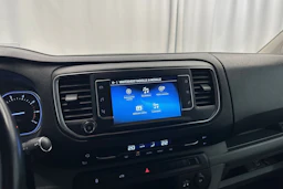 valkoinen Toyota Proace 2022 kuva 17.