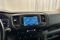 valkoinen Toyota Proace 2022 kuva 18.