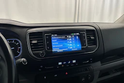 valkoinen Toyota Proace 2022 kuva 19.