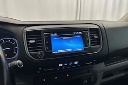 valkoinen Toyota Proace 2022 kuva 21.