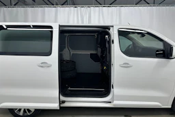 valkoinen Toyota Proace 2022 kuva 27.