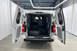 valkoinen Toyota Proace 2022 kuva 30.