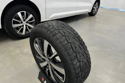 valkoinen Toyota Proace 2022 kuva 32.
