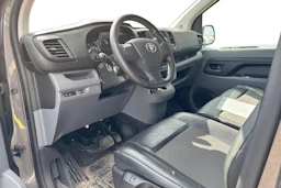 harmaa Toyota Proace 2022 kuva 3.