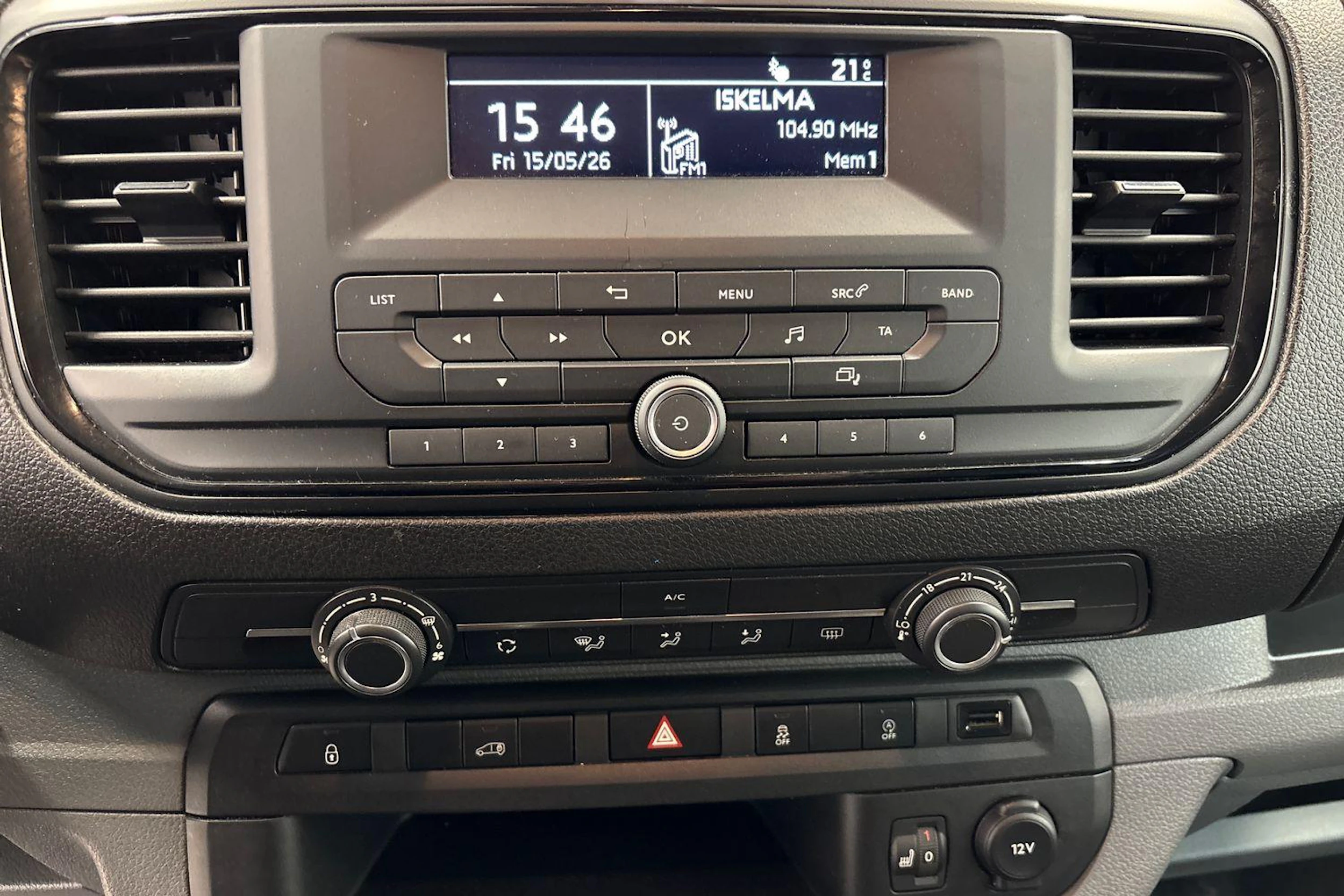 Harmaa Toyota Proace 2022 kuva 9.