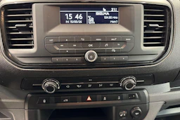 Harmaa Toyota Proace 2022 kuva 9.