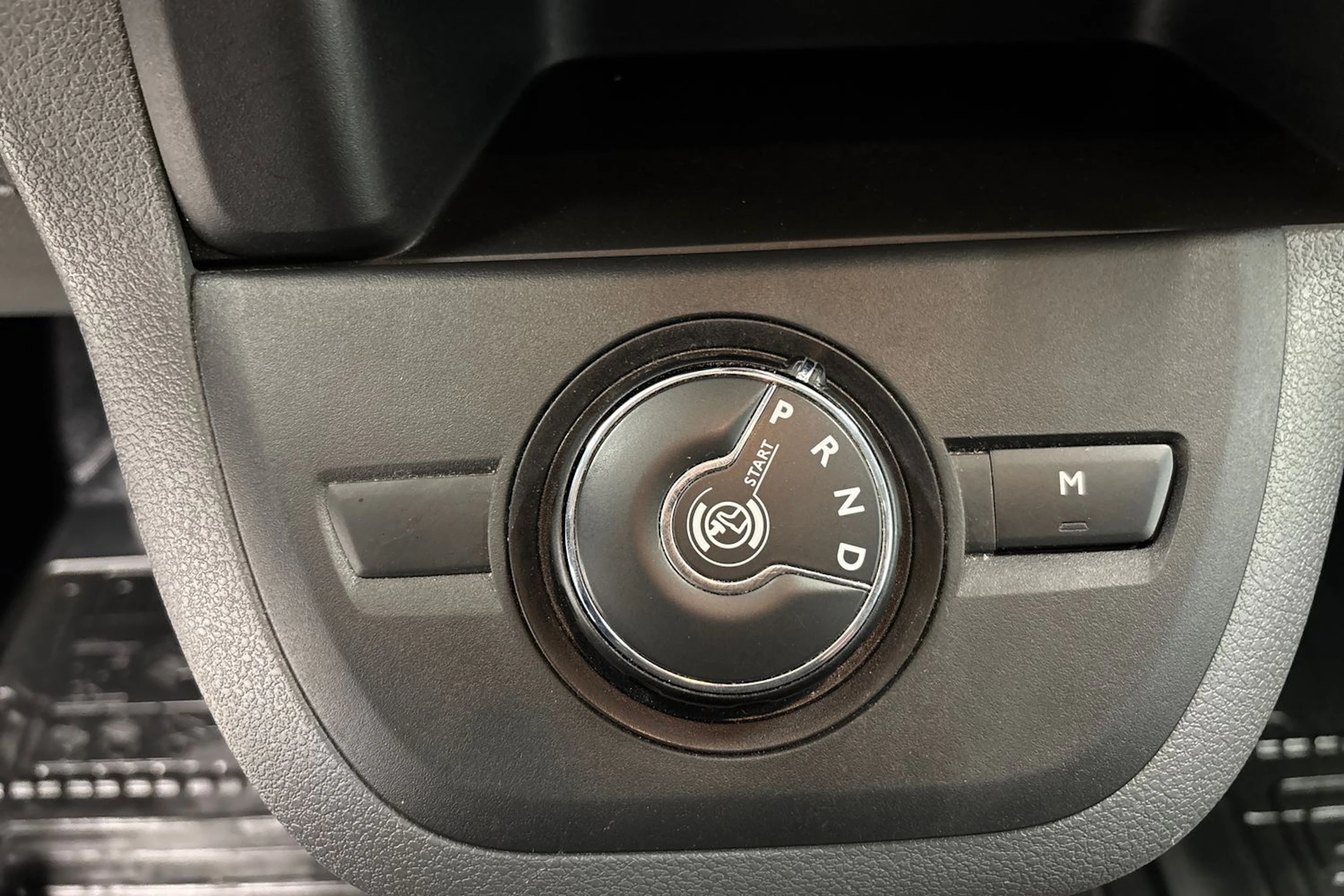Harmaa Toyota Proace 2022 kuva 19.