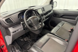 punainen Toyota Proace 2022 kuva 13.