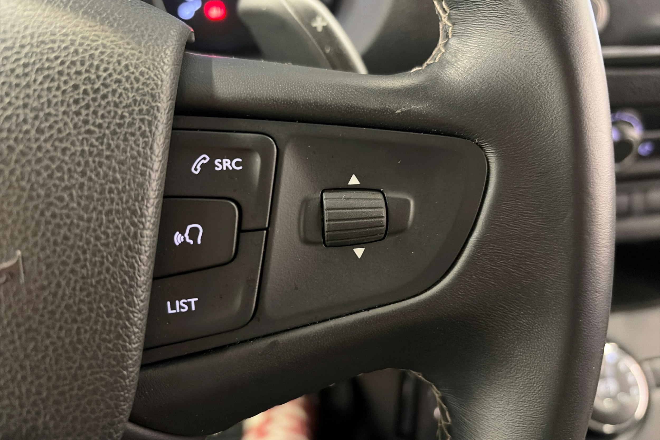 punainen Toyota Proace 2022 kuva 18.