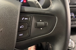 punainen Toyota Proace 2022 kuva 18.