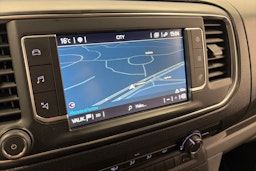 punainen Toyota Proace 2022 kuva 21.