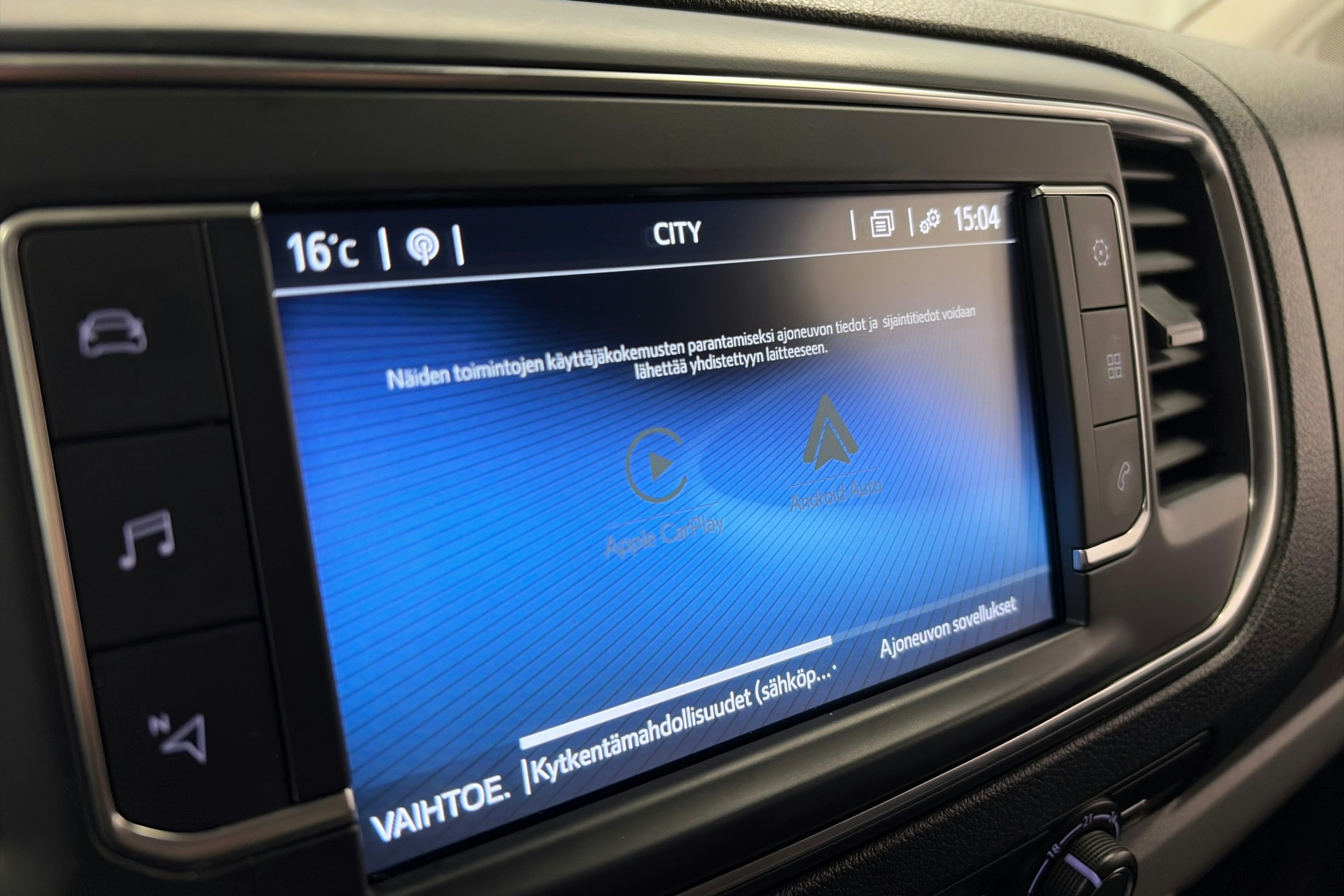 punainen Toyota Proace 2022 kuva 23.