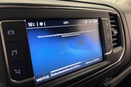 punainen Toyota Proace 2022 kuva 23.