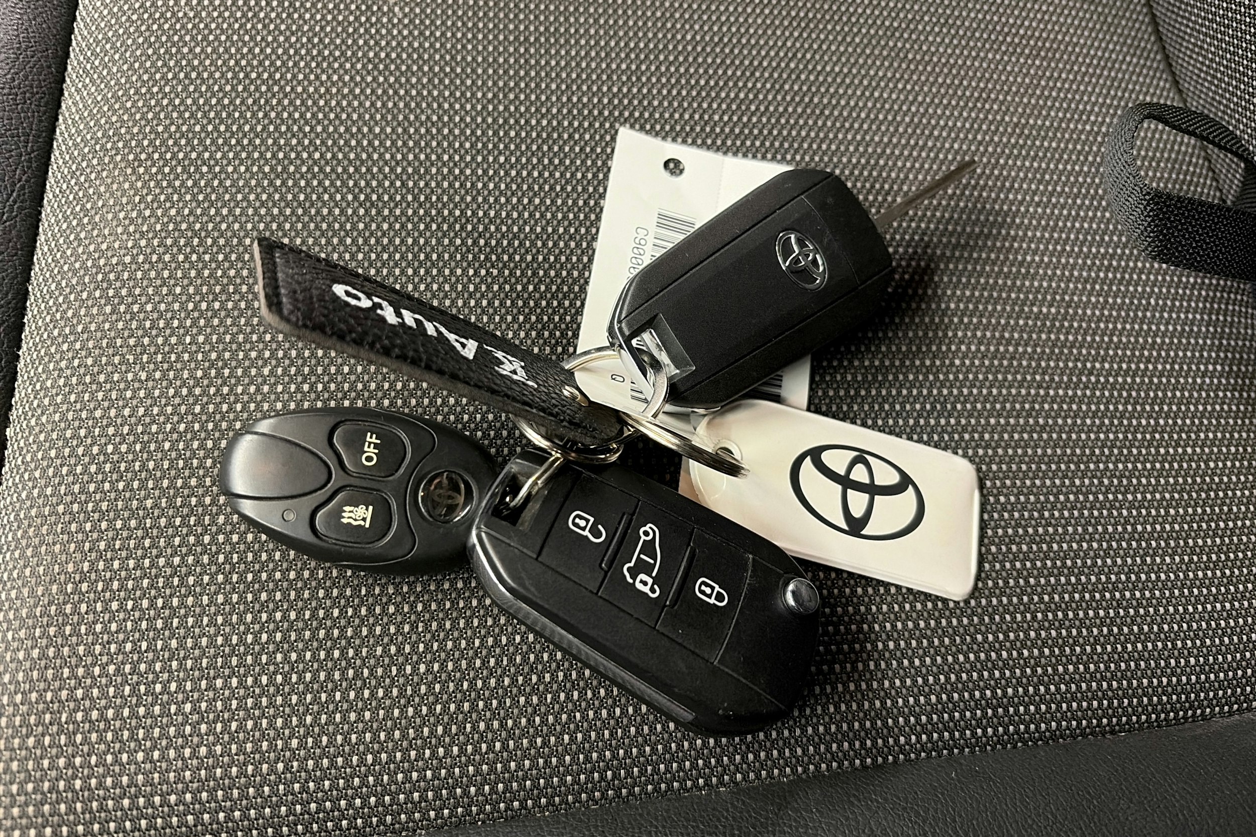 punainen Toyota Proace 2022 kuva 26.