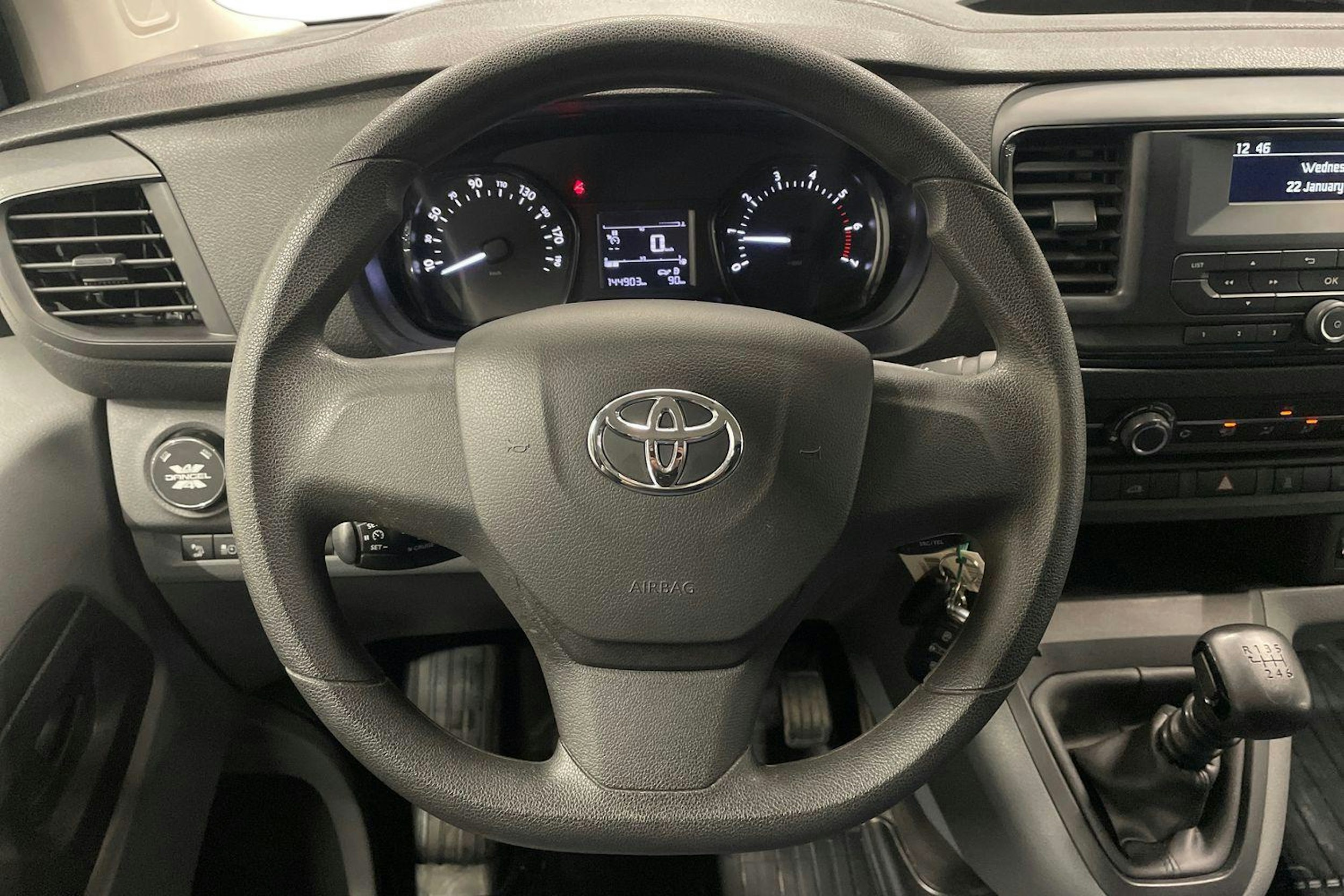 harmaa Toyota Proace 2022 kuva 9.