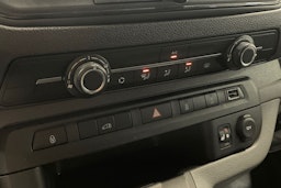 harmaa Toyota Proace 2022 kuva 16.