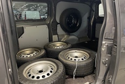 harmaa Toyota Proace 2022 kuva 20.