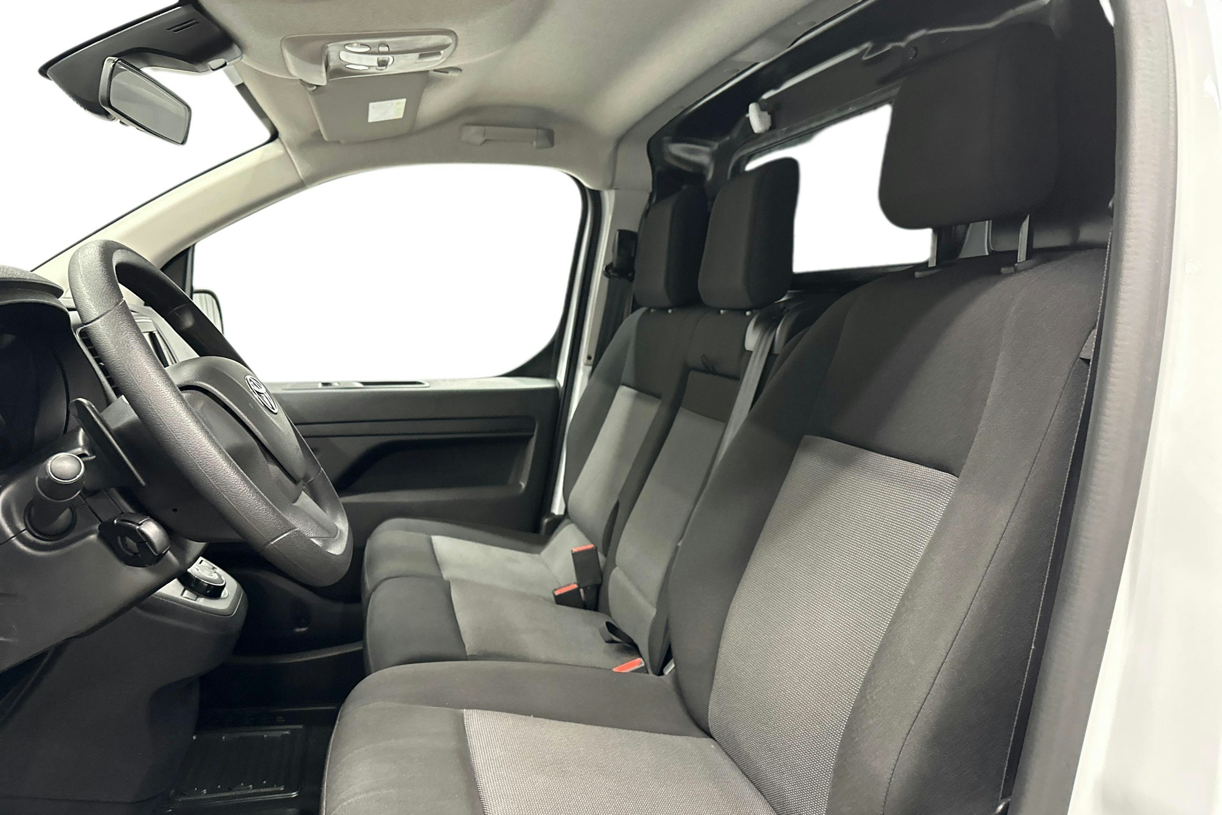 valkoinen Toyota Proace 2023 kuva 11.