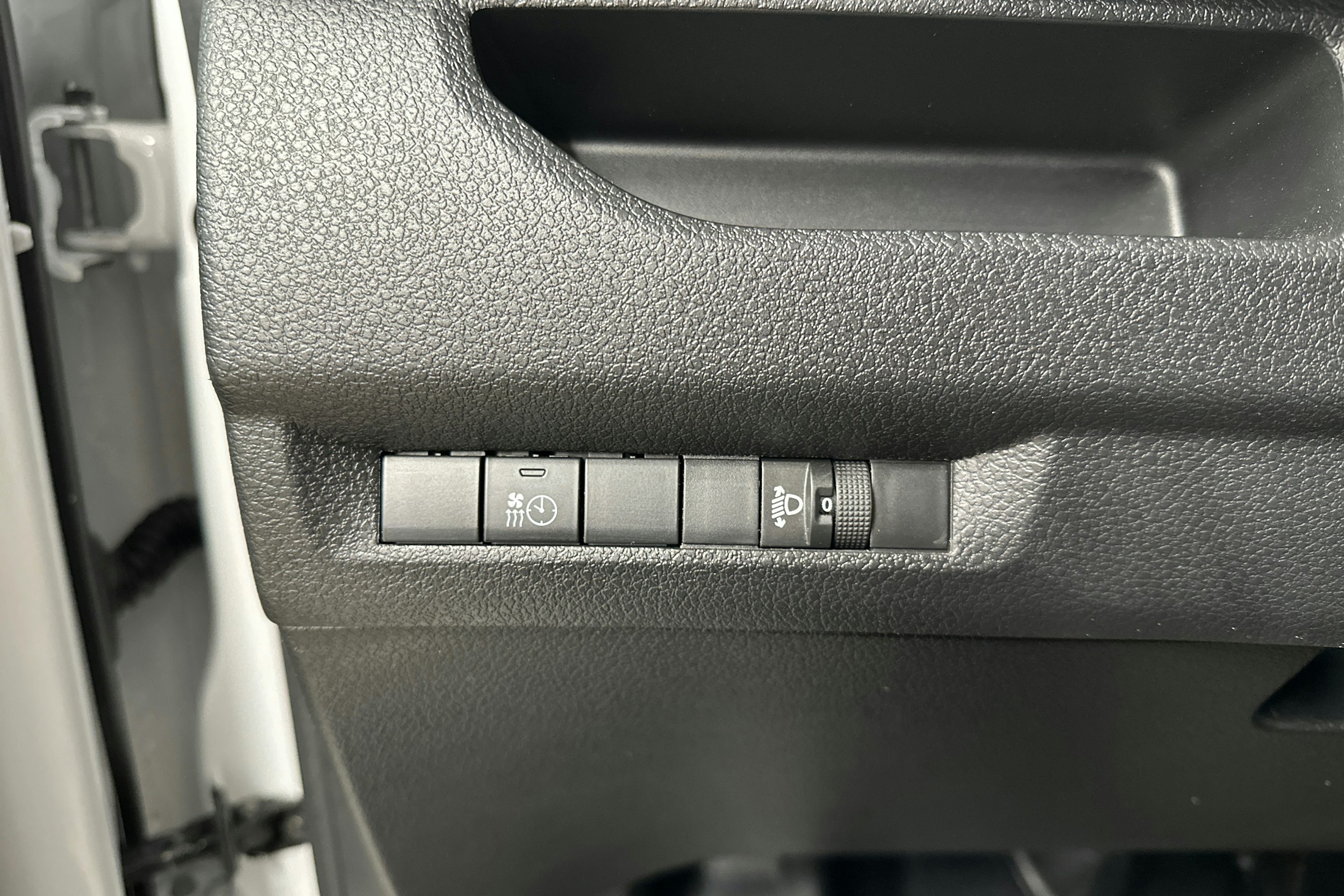 valkoinen Toyota Proace 2023 kuva 13.