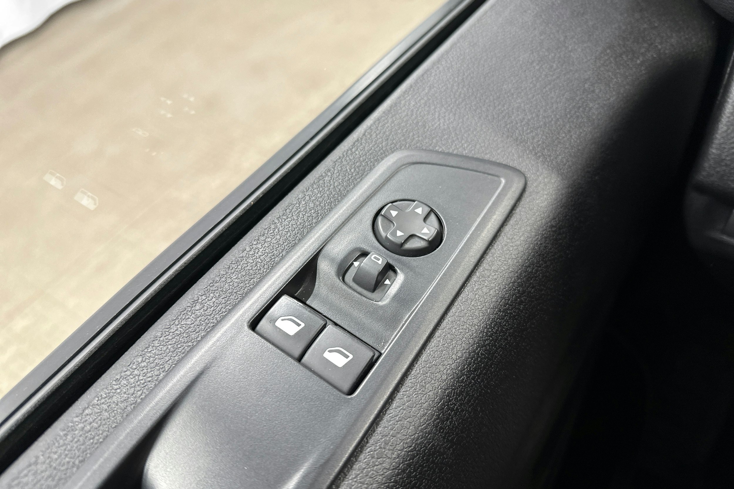 valkoinen Toyota Proace 2023 kuva 16.